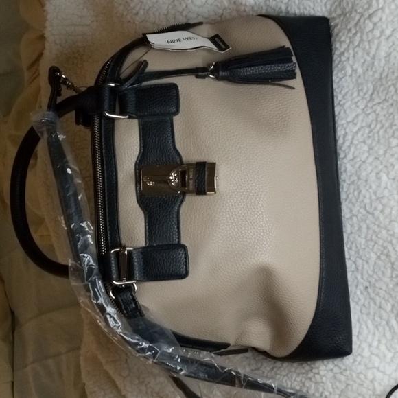 Nine West Dome. Bag, black and taupe, NWT, crossbody strap removable and handles - Picture 1 of 13